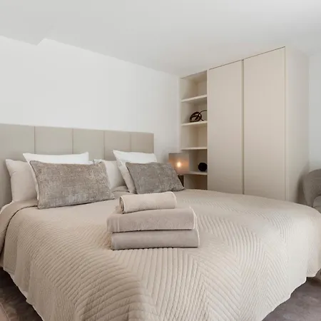 Luxury Near With Private Pool, Jacuzzi & Modern Amenities