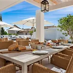 Luxury Near With Private Pool, Jacuzzi & Modern Amenities