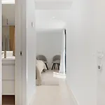Villa Luxury Near With Private Pool, Jacuzzi & Modern Amenities