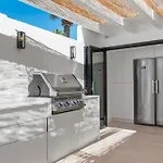 Luxury Near With Private Pool, Jacuzzi & Modern Amenities Villa