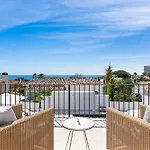 Villa Luxury Near With Private Pool, Jacuzzi & Modern Amenities *