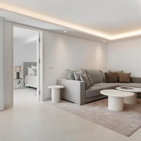 Luxury Near With Private Pool, Jacuzzi & Modern Amenities Marbella