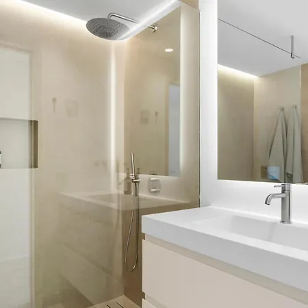 Villa Luxury Near With Private Pool, Jacuzzi & Modern Amenities