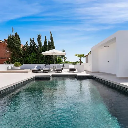 Luxury Near With Private Pool, Jacuzzi & Modern Amenities Villa