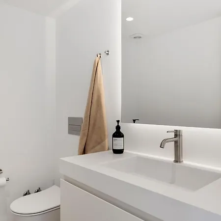 Villa Luxury Near With Private Pool, Jacuzzi & Modern Amenities Marbella