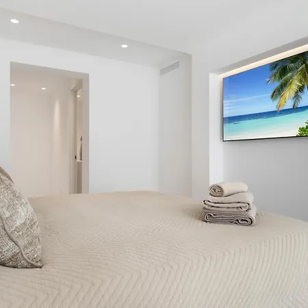 Luxury Near With Private Pool, Jacuzzi & Modern Amenities Villa