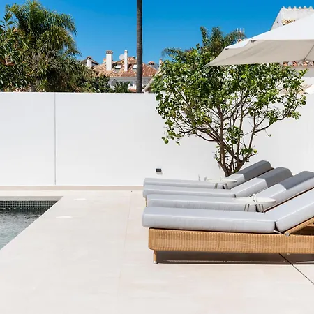 Luxury Near With Private Pool, Jacuzzi & Modern Amenities Marbella
