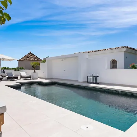 Luxury Near With Private Pool, Jacuzzi & Modern Amenities Villa