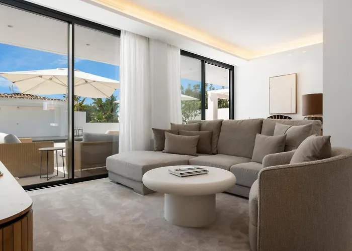 Luxury Near With Private Pool, Jacuzzi & Modern Amenities *