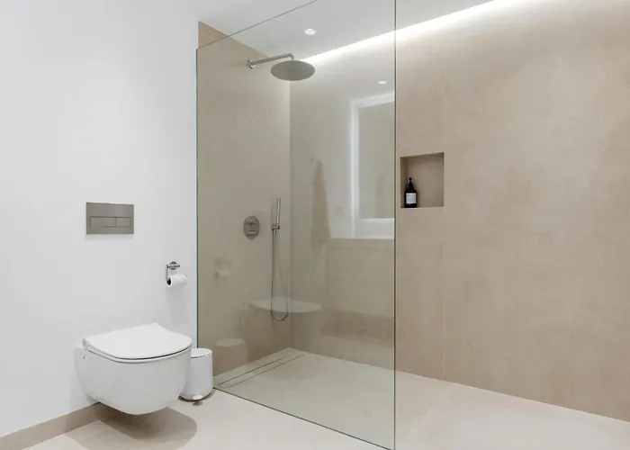 Luxury Near With Private Pool, Jacuzzi & Modern Amenities * Marbella