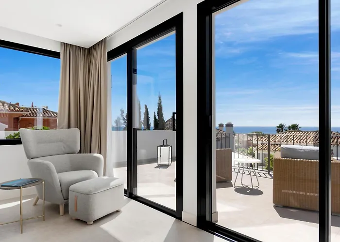 Villa Luxury Near With Private Pool, Jacuzzi & Modern Amenities *