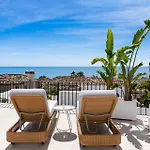Villa Luxury Near With Private Pool, Jacuzzi & Modern Amenities