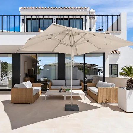 Luxury Near With Private Pool, Jacuzzi & Modern Amenities *