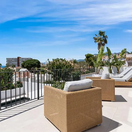Villa Luxury Near With Private Pool, Jacuzzi & Modern Amenities *