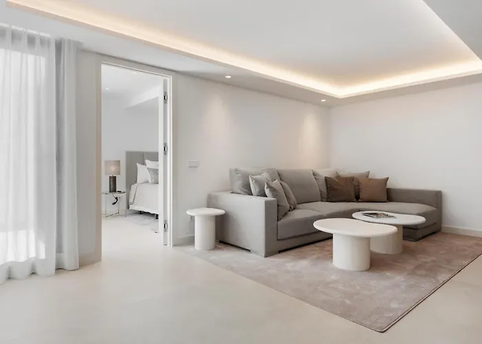 Luxury Near With Private Pool, Jacuzzi & Modern Amenities マルベーリャ