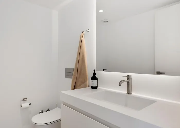 ヴィラ Luxury Near With Private Pool, Jacuzzi & Modern Amenities マルベーリャ