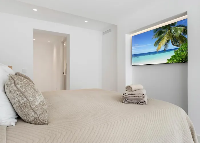 Luxury Near With Private Pool, Jacuzzi & Modern Amenities ヴィラ