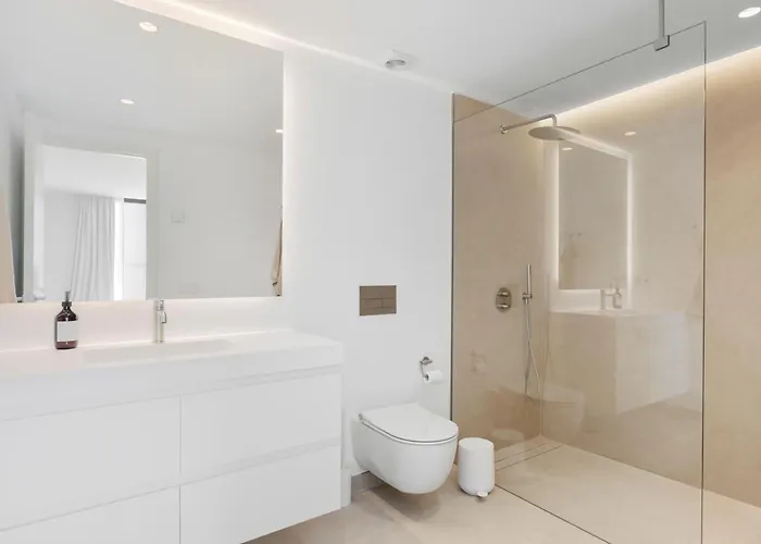 ヴィラ Luxury Near With Private Pool, Jacuzzi & Modern Amenities マルベーリャ